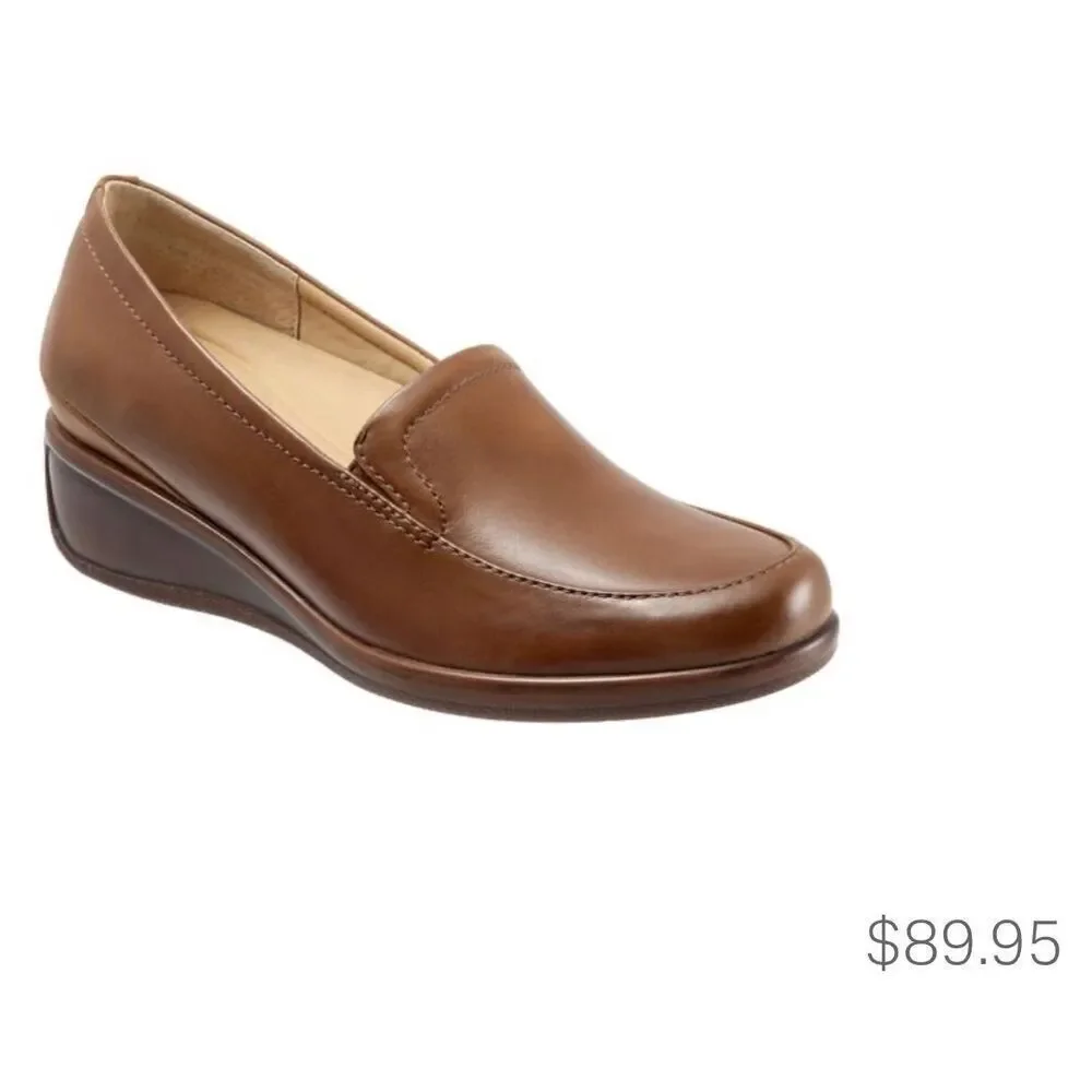 Trotters Marche slip-on wedge loafers in leather Size 6.5
